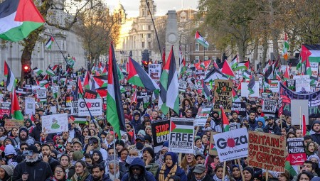 رابطة الجالية الفلسطينية في بريطانيا تدين مخطط ترامب لتهجير الفلسطينيين