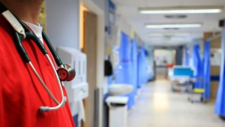 أزمة مالية في NHS: مستشفيات لندن تعاني من عجز يصل إلى 51 مليون جنيه إسترليني