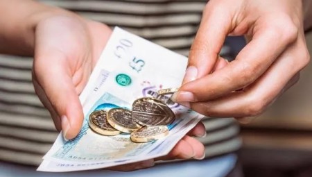 بريطانيا تلغي نظامًا خصم 480 مليون جنيه من إعانات المستأجرين