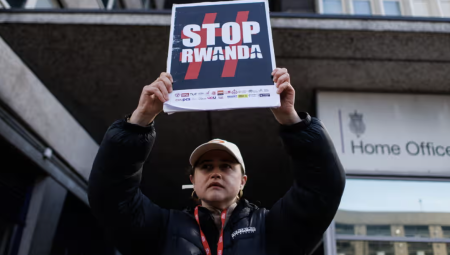 بريطانيا تبدأ دراسة طلبات آلاف طالبي اللجوء المشمولين بخطة رواندا الملغاة