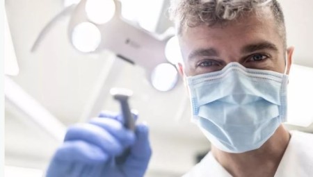 NHS توفّر علاج أسنان مجاني لفئات محددة.. اكتشف إن كنت من بينهم