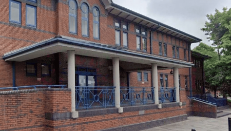 الحكم بالسجن على رجل سبعيني أضرم النار في منزله تحت تأثير المخدرات