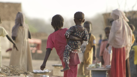 بريطانيا تعلن عن حزمة مساعدات جديدة بقيمة 120 مليون جنيه إسترليني للسودان