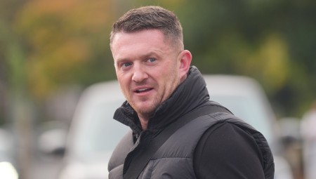 محكمة بريطانية ترفض استئناف تومي روبنسون في قضية ازدراء وتحريض ضد لاجئ سوري