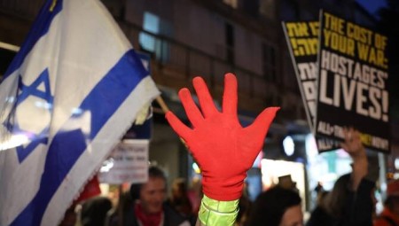 أعضاء في أبرز هيئة يهودية بريطانية يدينون إجراءات إسرائيل في غزة