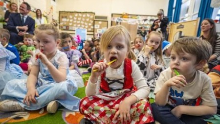 وزارة التعليم البريطانية تُسعف جيل كورونا بموقع يُهيّئهم للمدارس