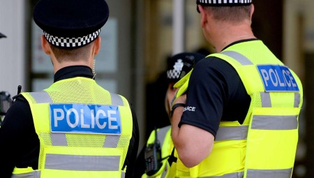 الحكومة تُقرّ قواعد جديدة لعزل الضباط الذين يرسبون في الفحص الأمني