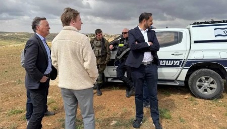 برلمانيون بريطانيون يكشفون تفاصيل تعرضهم للمضايقات والتوقيف في إسرائيل