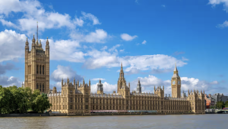 روسيا تعاقب 21 سياسيًا بريطانيًا بسبب دعمهم لأوكرانيا ودعواتهم لمصادرة الأصول الروسية