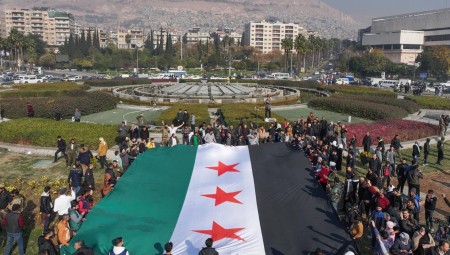 بريطانيا ترفع العقوبات عن المؤسسات العسكرية والأمنية في سوريا