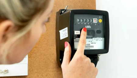 مخاوف من تعطل 300 ألف عداد كهرباء في بريطانيا بعد وقف تقني