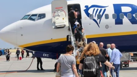 دعوات أوروبية لوقف رسوم حقائب اليد على شركات الطيران الاقتصادي