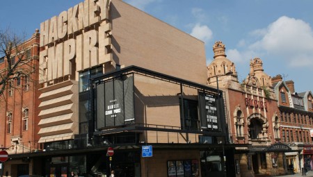 تهديد بوجود قنبلة يُربك حفل توزيع جوائز المسلسلات البريطانية