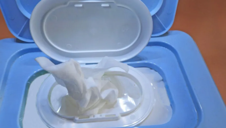 حظر رسمي للمناديل المبللة البلاستيكية في ويلز بحلول ديسمبر 2026