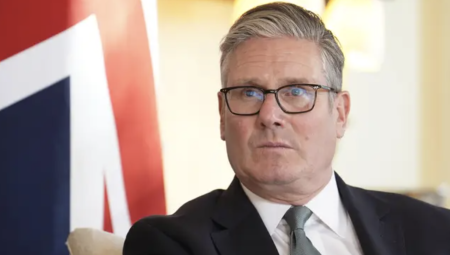 بعد الضربات الأمريكية: ستارمر يدعو إيران للمفاوضات ويؤكد دعم بريطانيا لتحرك واشنطن