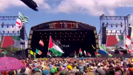 مغني راب بريطاني يهتف الموت لجيش الدفاع الإسرائيلي في مهرجان غلاستونبري