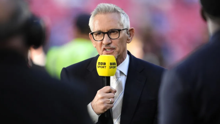 غاري لينكر يشعل حربًا جديدة مع (BBC) بهتاف الحرية لفلسطين