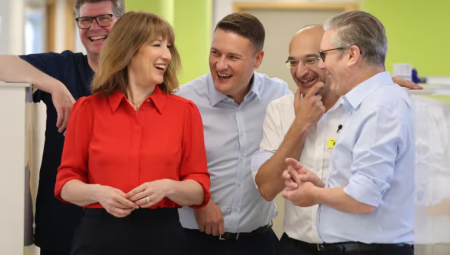 ستارمر يطلق خطة 10 سنوات لإنقاذ NHS وتحويلها إلى نظام صحي وقائي