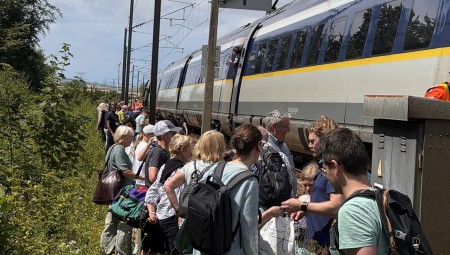 غضب الركاب بعد تعطل قطار يوروستار لأكثر من 5 ساعات دون كهرباء أو مراحيض