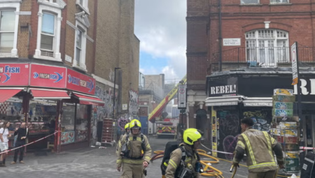 اعتقال رجل بتهمة الحرق العمد بعد حريق ضخم جنوب لندن