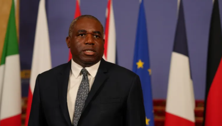 لامي: بريطانيا ستتخذ إجراءات إضافية ضد إسرائيل إذا استمرت الأزمة في غزة