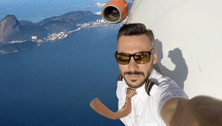 سلامة الركاب مهددة: تحذير دولي من طيارين يلتقطون صور سيلفي أثناء الإقلاع والهبوط