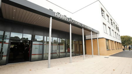 إضراب معلمي جنوب لندن بعد اتهامات بالتمييز ضد المعلمين الجامايكيين