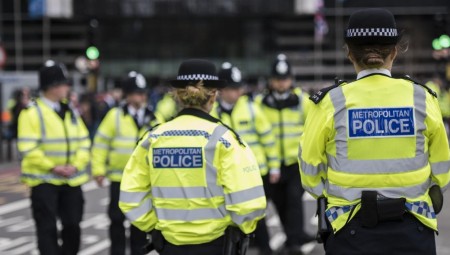 القبض على ثلاث نساء بموجب قانون الإرهاب بعد اقتحام مصنع دفاعي في إدنبرة