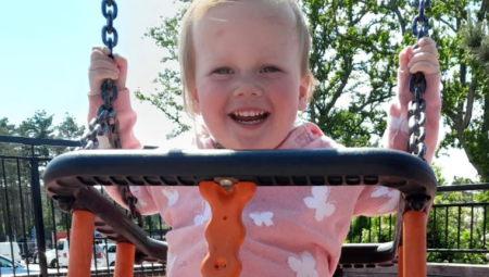 أم تُقر بقتل طفلتها غرقًا في بركة بمقاطعة هامبشاير