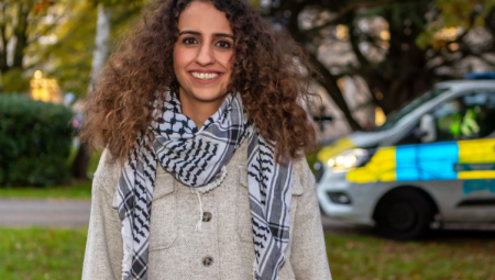 القضاء البريطاني يمنح هدى عموري حق الطعن في قرار حظر Palestine Action