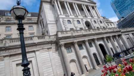 بنك إنجلترا يستعد لخفض أسعار الفائدة وسط تباطؤ اقتصادي وارتفاع البطالة