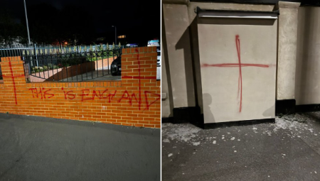 رسم صلبان وعبارات مسيئة على مركز إسلامي في إسيكس… والشرطة تنشر صور المشتبه بهما
