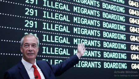 نايجل فاراج يتراجع عن وعده بإيقاف القوارب الصغيرة خلال أسبوعين بعد فوزه في الانتخابات