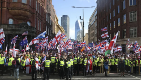 توتر في لندن: مسيرة يمينية متطرفة بعنوان وحدوا المملكة واحتجاج مضاد ينظم في العاصمة