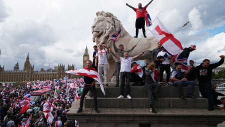 رئيس تحرير عرب لندن: اليمين المتطرف في بريطانيا فاشي يستهدف اللاجئين والمسلمين