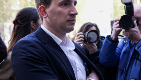 بريطانيا تُسقِط تهم التجسّس ضد باحث سابق ورجل آخر متَّهمَين بالتعاون مع الصين