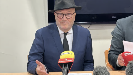 غالاوي يتهم الشرطة البريطانية باستهدافه في مطار جاتويك ويعلن مقاضاتها