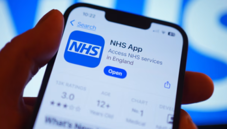 وداعًا لقوائم الانتظار… ستارمر يطلق المستشفى الإلكتروني عام 2027 لإنهاء أزمة NHS