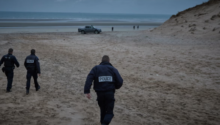 بريطانيا تدفع 16.2 مليون جنيه لفرنسا لتأمين شواطئ القنال ومنع عبور المهاجرين