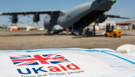 الحكومة البريطانية تخفّض المساعدات الخارجية إلى أدنى مستوى منذ عام 2008