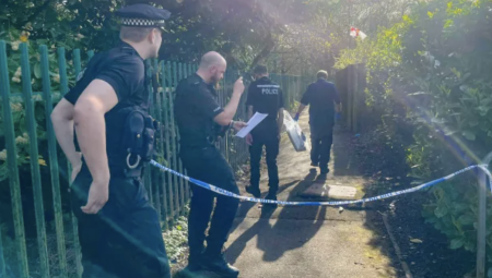 معجزة إلهية تنقذ طفل من إصابة خطيرة ظنَّ مسدساً حقيقياً بندقية ألعاب