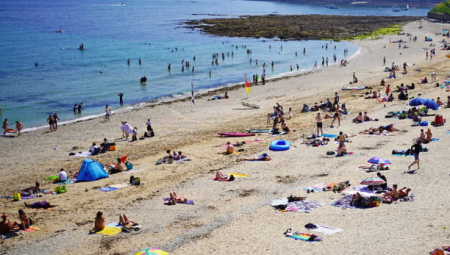 ارتفاع قياسي في حجوزات السياحة الداخلية في بريطانيا وسط اضطرابات قطاع الطيران