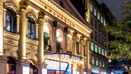 اعتقال امرأة بعد دهس حشد من المشاة في وسط لندن