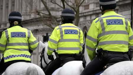 شرطة لندن تُفعّل صلاحيات استثنائية لملاحقة وكلاء إيران إثر محاولة إحراق كنيس يهودي