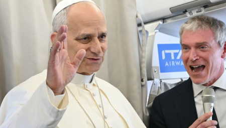 البابا ليو الرابع عشر: حلّ الدولتين هو الطريق الوحيد لإنهاء الصراع الفلسطيني–الإسرائيلي