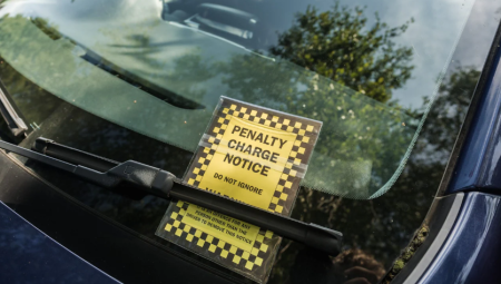 مخالفات مواقف السيارات الخاصة في بريطانيا تقفز إلى 16 مليون خلال عام