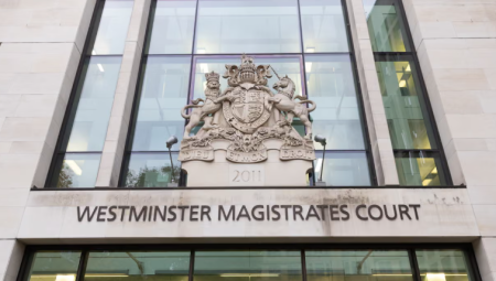 ستة ضباط هجرة بريطانيين يواجهون اتهامات بغسل أموال والسرقة