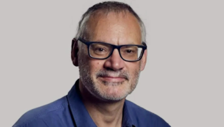 غرامة على طبيب ترك سيارته لإنقاذ امرأة ومجلس دورست يطالبه بتقديم دليل لإلغائها