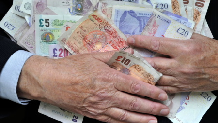 حزب العمال يطرح قانوناً لمكافحة التبرعات السياسية المشبوهة وتوسيع حق التصويت