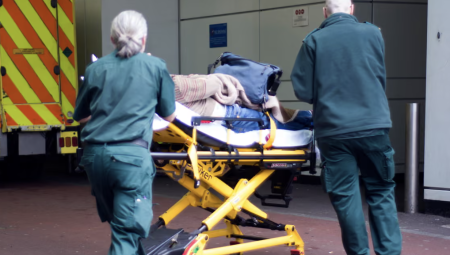 نقص “الإسمنت الطبي” يهدد عمليات مفاصل الورك والركبة في إنجلترا